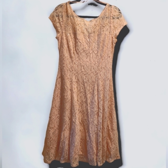 SLNY Lace A-line dress 8P - Picture 2 of 9
